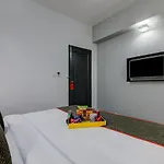 Oyo Townhouse 42 Urvashi Theatre